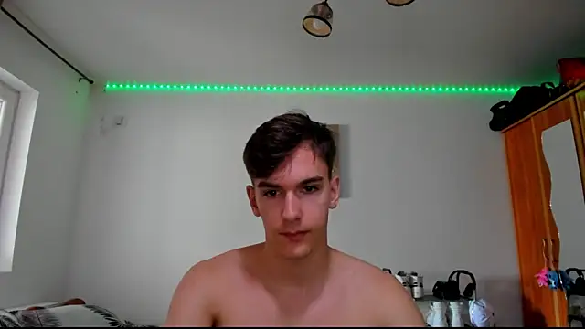 Snapshot of BradyFlint chatting on June 2026 04:02:01 AM BradyFlint online show from June 2026 04:02:01 AM
