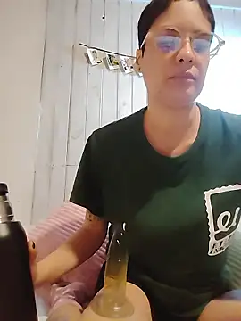 Snapshot of Natimiau chatting on January 2026 12:14:02 AM Natimiau online show from January 2026 12:14:02 AM