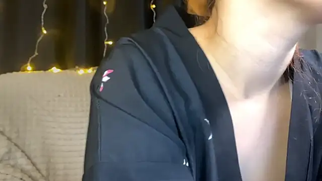 Veksal1a online show from November 2025 04:56:02 AM