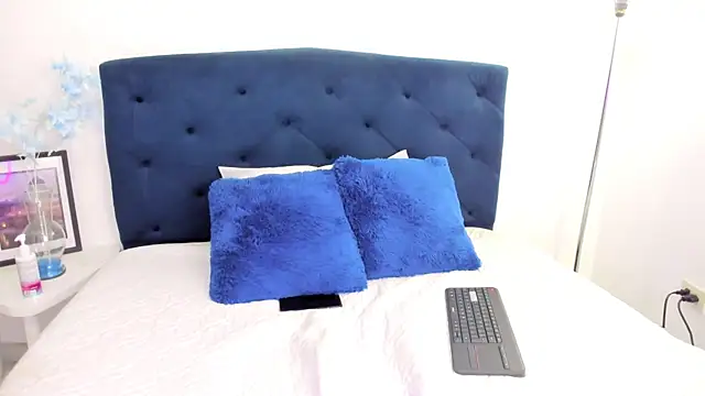 Scarlett Glows1 online show from November 2025 07:21:01 PM