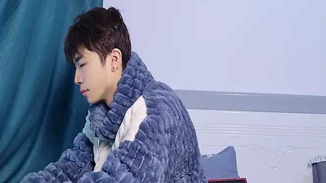 Snapshot of Stuffy-111 chatting on November 2025 11:14:01 AM Stuffy-111 online show from November 2025 11:14:01 AM