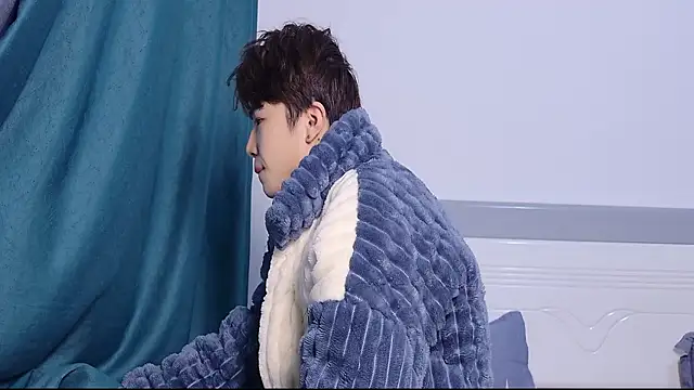 Snapshot of Stuffy-111 chatting on November 2025 11:21:02 AM Stuffy-111 online show from November 2025 11:21:02 AM