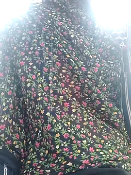 Snapshot of M-MAYA chatting on November 2025 08:34:02 AM M-MAYA online show from November 2025 08:34:02 AM