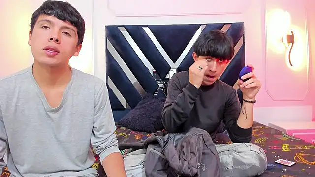 hoot booys  online show from November 2025 03:34:01 AM