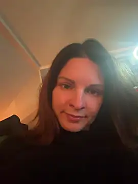 kinkysarahx online show from April 2026 06:38:01 PM