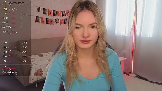 Snapshot of EvelynSin chatting on October 2025 09:42:02 AM EvelynSin online show from October 2025 09:42:02 AM