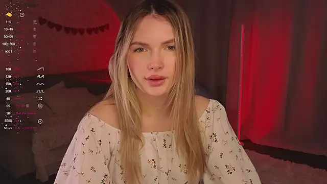 Snapshot of EvelynSin chatting on November 2025 11:29:01 AM EvelynSin online show from November 2025 11:29:01 AM