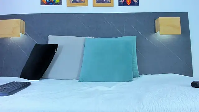 iamdoll online show from February 2026 07:57:02 PM