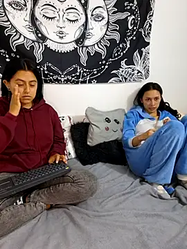 emily n abby online show from July 2026 01:47:02 PM