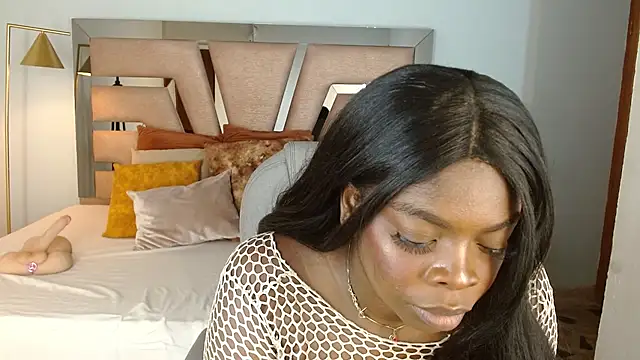 Snapshot of Maiacharris_ chatting on November 2025 07:36:02 PM Maiacharris online show from November 2025 07:36:02 PM