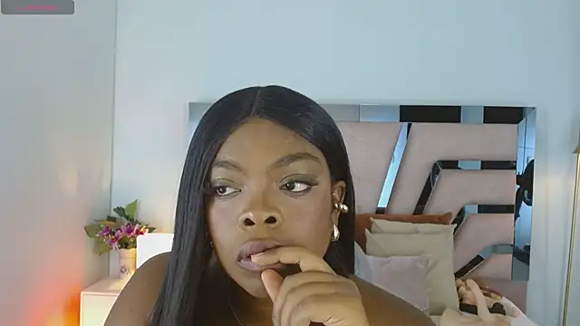 Snapshot of Maiacharris_ chatting on December 2025 07:31:02 PM Maiacharris online show from December 2025 07:31:02 PM