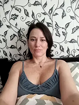 Luna 7777 online show from February 2026 12:45:01 PM