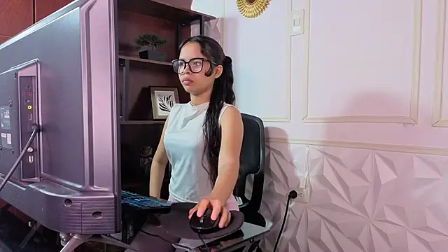 sharon ivanna12 online show from May 2026 07:41:01 PM