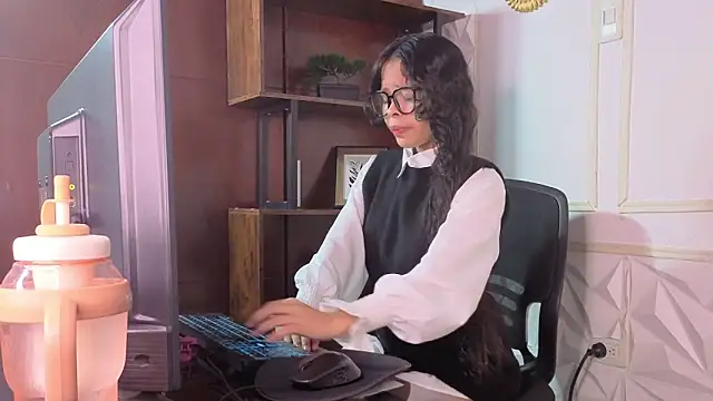 sharon ivanna12 online show from May 2026 07:30:01 PM