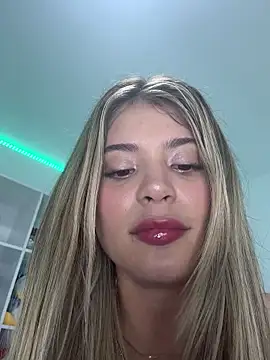 Snapshot of _Alicee_1 chatting on November 2025 01:19:02 AM Alicee 1 online show from November 2025 01:19:02 AM