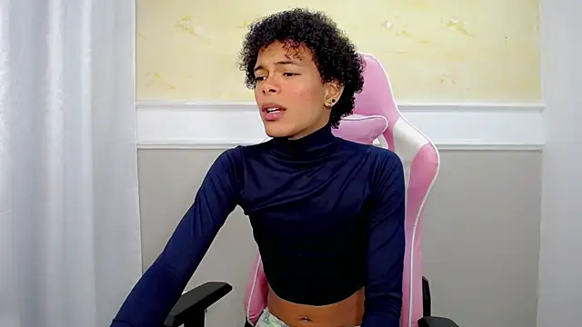 chloe king online show from October 2025 03:42:02 AM