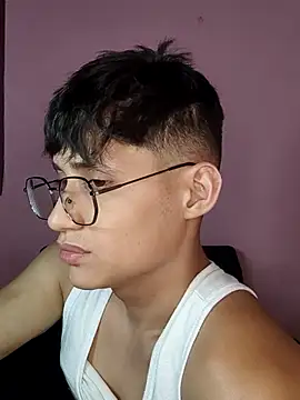 AxelKamel online show from October 2025 12:18:01 AM