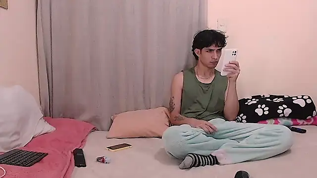 Snapshot of Gaia_16 chatting on February 2026 10:37:01 PM Gaia 16 online show from February 2026 10:37:01 PM