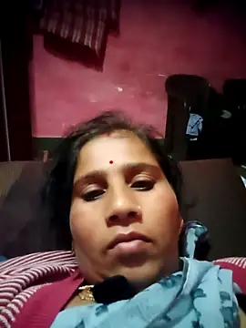 OliveGreen22 online show from November 2025 07:38:01 PM