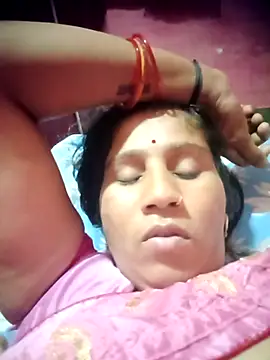 OliveGreen22 online show from November 2025 08:55:01 PM