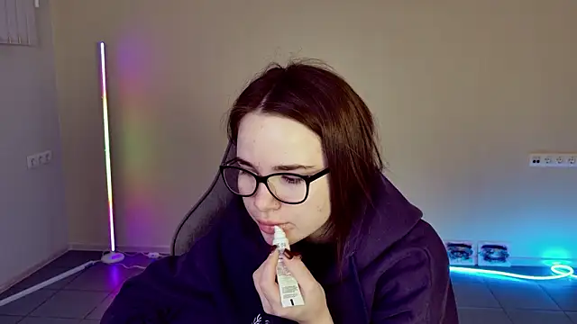 May Bloom online show from February 2026 06:12:01 AM