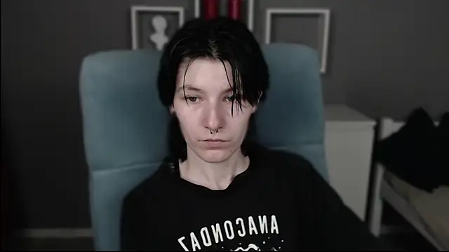 guitarandangell online show from July 2026 11:16:01 AM