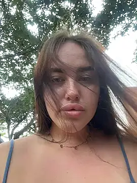 Snapshot of KiraSunshine chatting on March 2026 03:45:01 AM KiraSunshine online show from March 2026 03:45:01 AM