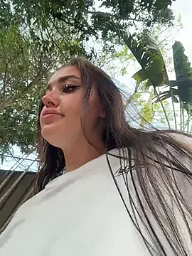 Snapshot of KiraSunshine chatting on March 2026 03:47:01 AM KiraSunshine online show from March 2026 03:47:01 AM