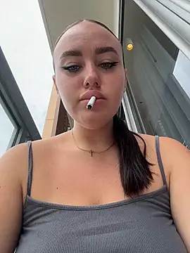 Snapshot of KiraSunshine chatting on March 2026 04:06:01 AM KiraSunshine online show from March 2026 04:06:01 AM