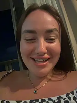 Snapshot of KiraSunshine chatting on March 2026 05:18:02 PM KiraSunshine online show from March 2026 05:18:02 PM