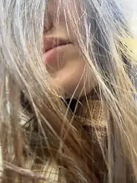 Snapshot of KiraSunshine chatting on March 2026 05:30:02 AM KiraSunshine online show from March 2026 05:30:02 AM