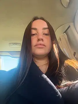 Snapshot of KiraSunshine chatting on April 2026 05:19:01 AM KiraSunshine online show from April 2026 05:19:01 AM