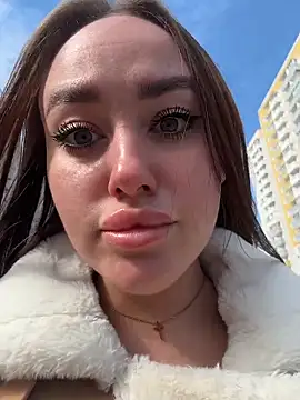 Snapshot of KiraSunshine chatting on April 2026 05:51:02 AM KiraSunshine online show from April 2026 05:51:02 AM