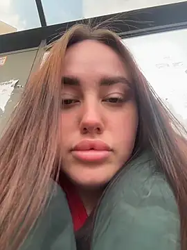 Snapshot of KiraSunshine chatting on April 2026 05:56:02 AM KiraSunshine online show from April 2026 05:56:02 AM