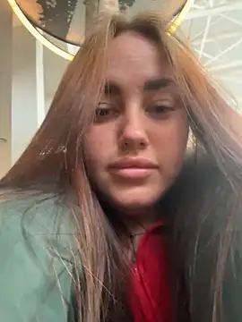 Snapshot of KiraSunshine chatting on April 2026 07:45:01 AM KiraSunshine online show from April 2026 07:45:01 AM