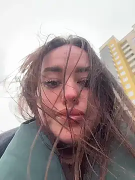 Snapshot of KiraSunshine chatting on April 2026 05:45:02 AM KiraSunshine online show from April 2026 05:45:02 AM