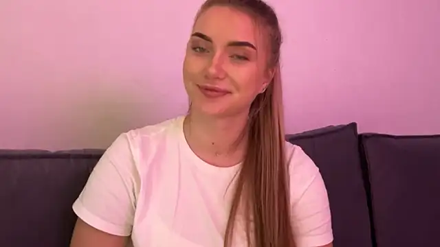 LouraStalter online show from November 2025 07:04:01 PM