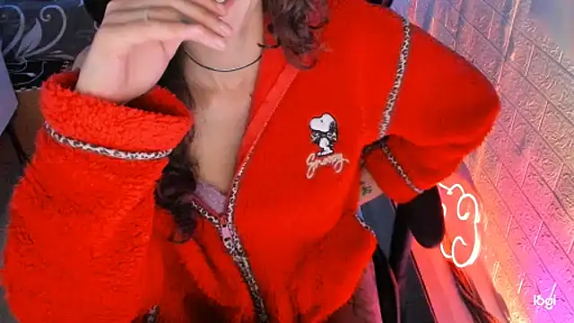 Snapshot of MartesBratty chatting on November 2025 12:24:02 AM MartesBratty online show from November 2025 12:24:02 AM