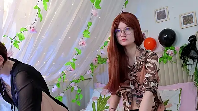 Snapshot of Lil_tits_girls chatting on October 2025 04:20:01 AM Lil tits girls online show from October 2025 04:20:01 AM