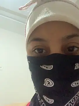 Snapshot of Lara_Arab chatting on October 2025 06:28:01 AM Lara Arab online show from October 2025 06:28:01 AM