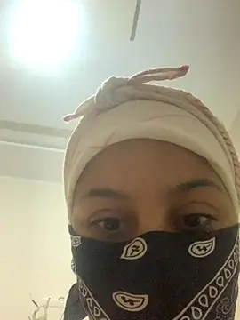 Snapshot of Lara_Arab chatting on October 2025 07:38:02 PM Lara Arab online show from October 2025 07:38:02 PM