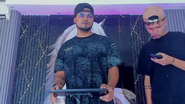 Snapshot of handsome_boys22 chatting on November 2025 12:44:02 PM handsome boys22 online show from November 2025 12:44:02 PM