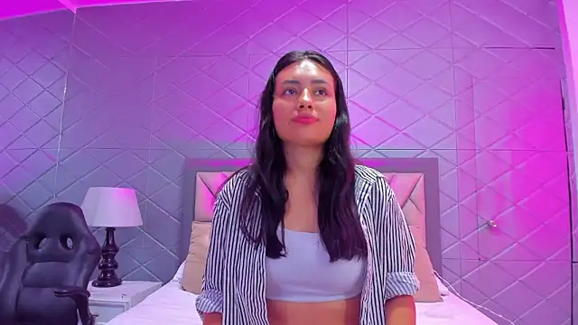 ViolettRouse online show from December 2025 05:09:02 PM