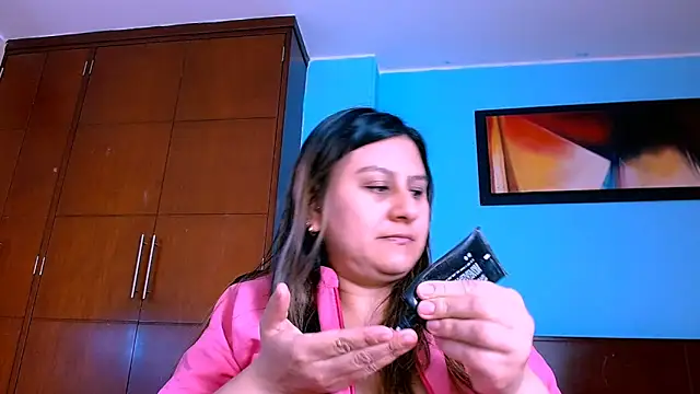 Lucero Lady 38 online show from November 2025 12:17:01 PM