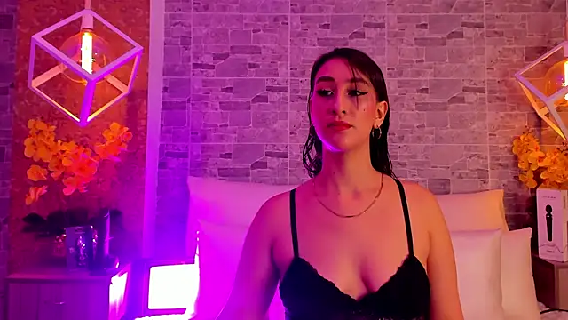 Snapshot of Catalina-Thompson chatting on November 2025 12:06:01 PM Catalina-Thompson online show from November 2025 12:06:01 PM