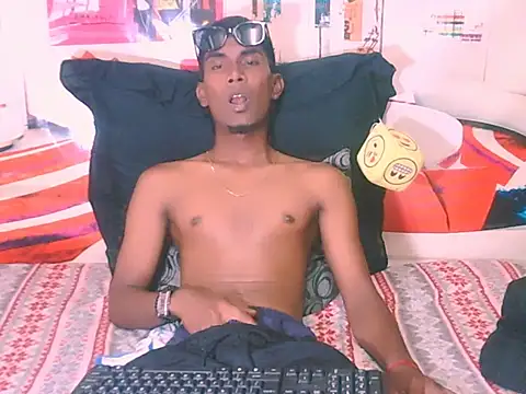 IndianThuggin online show from November 2025 06:11:02 AM