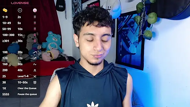 lukaOnline  online show from October 2025 12:44:02 AM