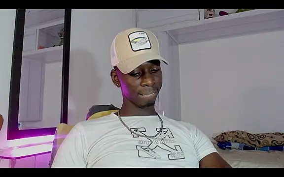 Snapshot of Black_Paradice chatting on June 2026 09:46:01 PM Black Paradice online show from June 2026 09:46:01 PM