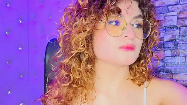 EmiliRouse  online show from October 2025 11:05:02 PM