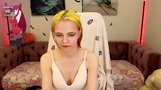 Snapshot of MitaSide chatting on October 2025 08:42:01 PM MitaSide online show from October 2025 08:42:01 PM